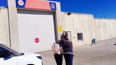 Sakarya’da polis ekipleri tarafından gerçekleştirilen operasyonda, yurt dışı bağlantılı bir