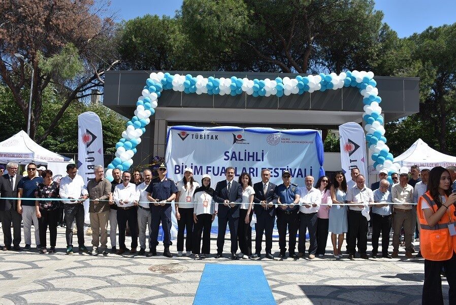 Manisa’nın Salihli ilçesinde düzenlenen 4006-C Salihli Bilim Fuarları Festivali, TÜBİTAK