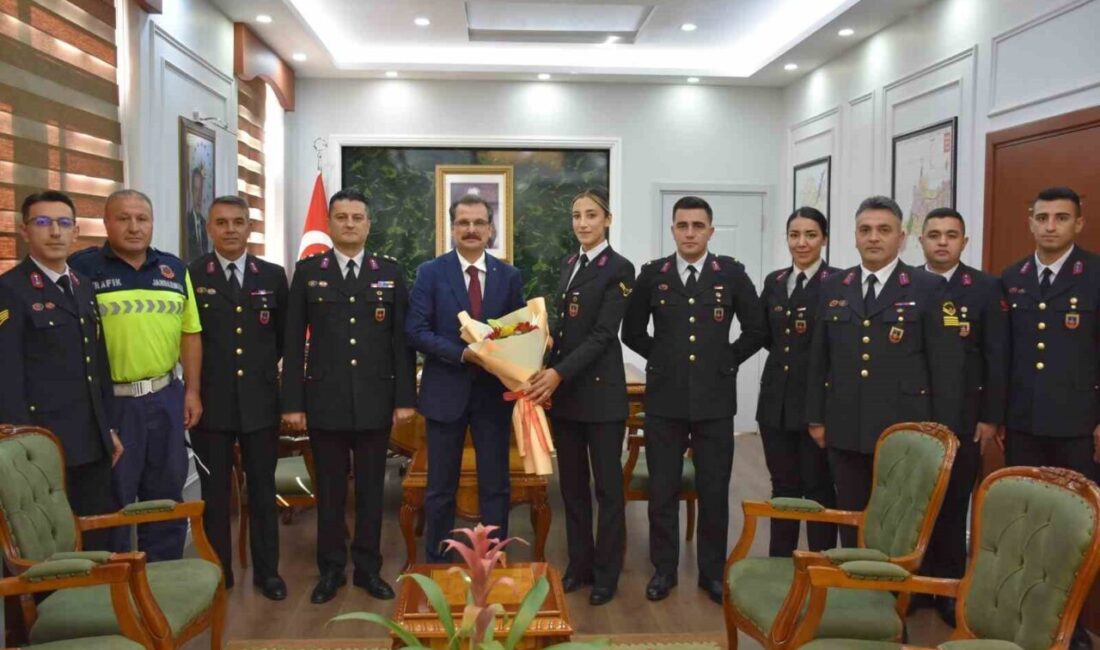 Salihli İlçe Jandarma Komutanı Binbaşı Doğukan Karaaslan ve beraberindeki jandarma