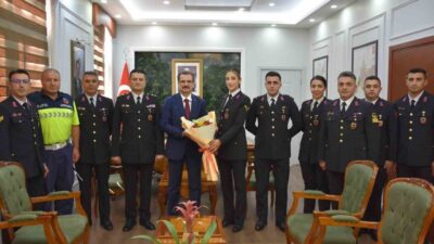 Salihli İlçe Jandarma Komutanı Binbaşı Doğukan Karaaslan ve beraberindeki jandarma