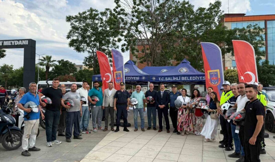 Salihli ilçesinde, motosiklet sürücülerine trafik güvenliği bilincini artırmak amacıyla kask