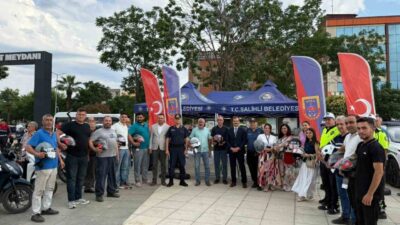 Salihli ilçesinde, motosiklet sürücülerine trafik güvenliği bilincini artırmak amacıyla kask