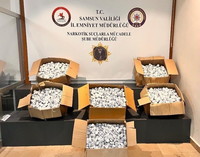 Samsun’da polis ekipleri tarafından durdurulan kiralık bir araçta gerçekleştirilen aramada