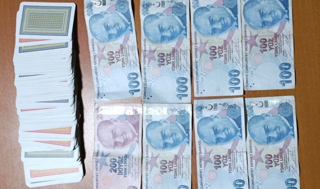 Samsun’un İlkadım ilçesinde yapılan denetimlerde kahvehane ve dernekte kumar oynayan