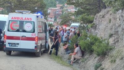 Vezirköprü ilçesinde meydana gelen traktör kazasında sürücü yaşamını kaybetti ve