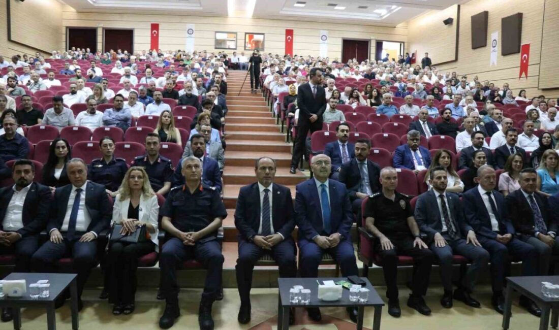 Denizli Valisi Yavuz Selim Köşger, Denizli Emniyet Müdürlüğü tarafından düzenlenen