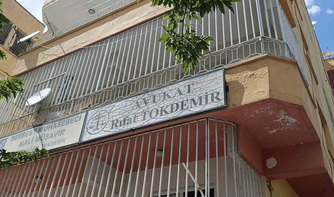 Şanlıurfa’da avukatlık ve mali müşavirlik yapan iki kardeş, aynı ofiste