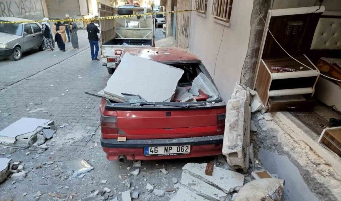 Şanlıurfa’da bir evde yaşanan patlamada, mutfak tüpündeki gaz sıkışması sonucu