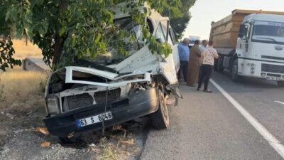 Şanlıurfa’da meydana gelen zincirleme trafik kazasında bir tır, servis minibüsü,