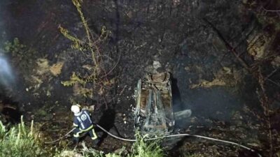Denizli’nin Çameli ilçesinde meydana gelen trafik kazasında bir otomobilin kontrolünden