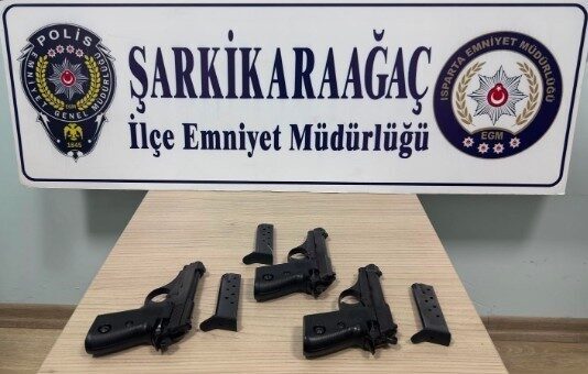Isparta İl Emniyet Müdürlüğü ekipleri, Şarkikaraağaç ilçesinde yaptıkları operasyonda 3