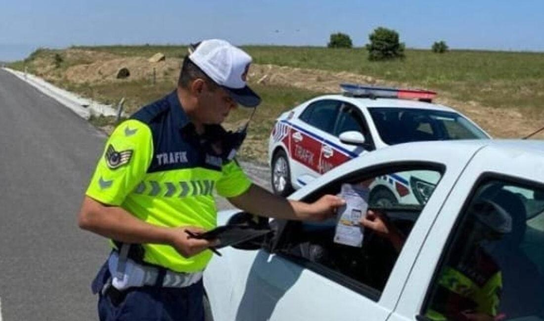 Yozgat İl Jandarma Komutanlığı ekipleri, il genelinde trafik güvenliğini sağlamak