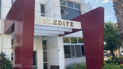 İzmir Cumhuriyet Başsavcılığı’nın yönlendirdiği operasyonda Seferihisar Belediyesi’ne yapılan 6 milyon