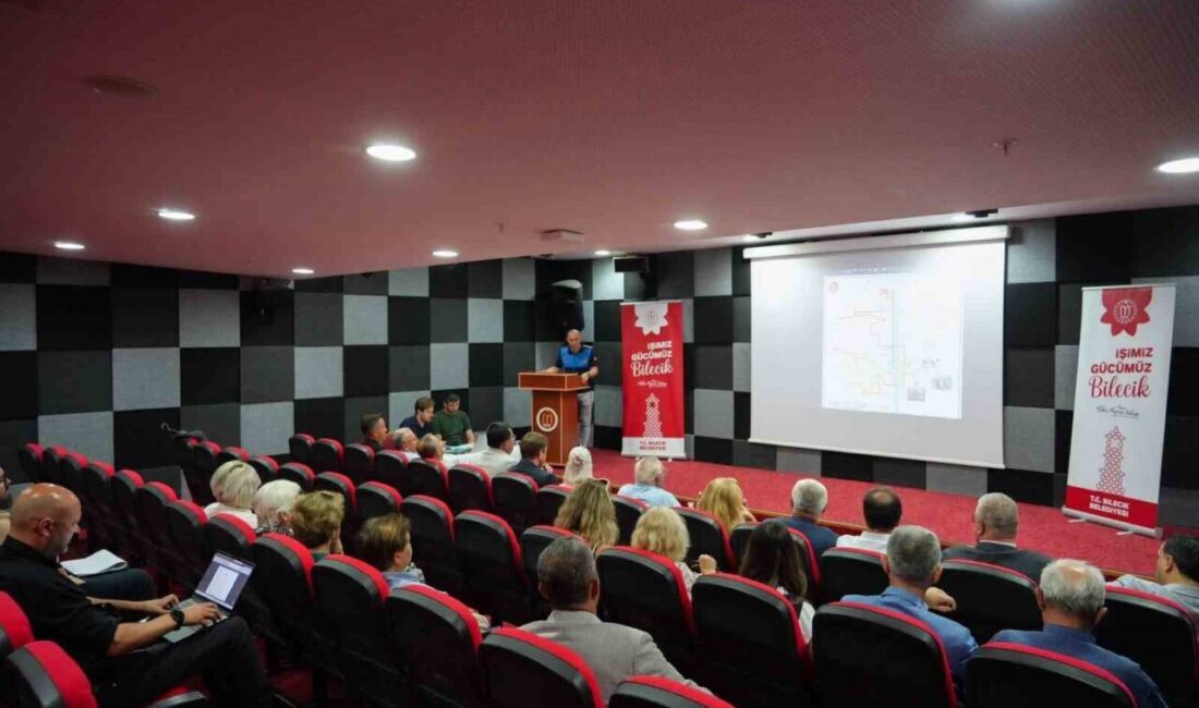 Bilecik Belediyesi tarafından düzenlenen toplantıda şehir içi ulaşım konusunda fikir