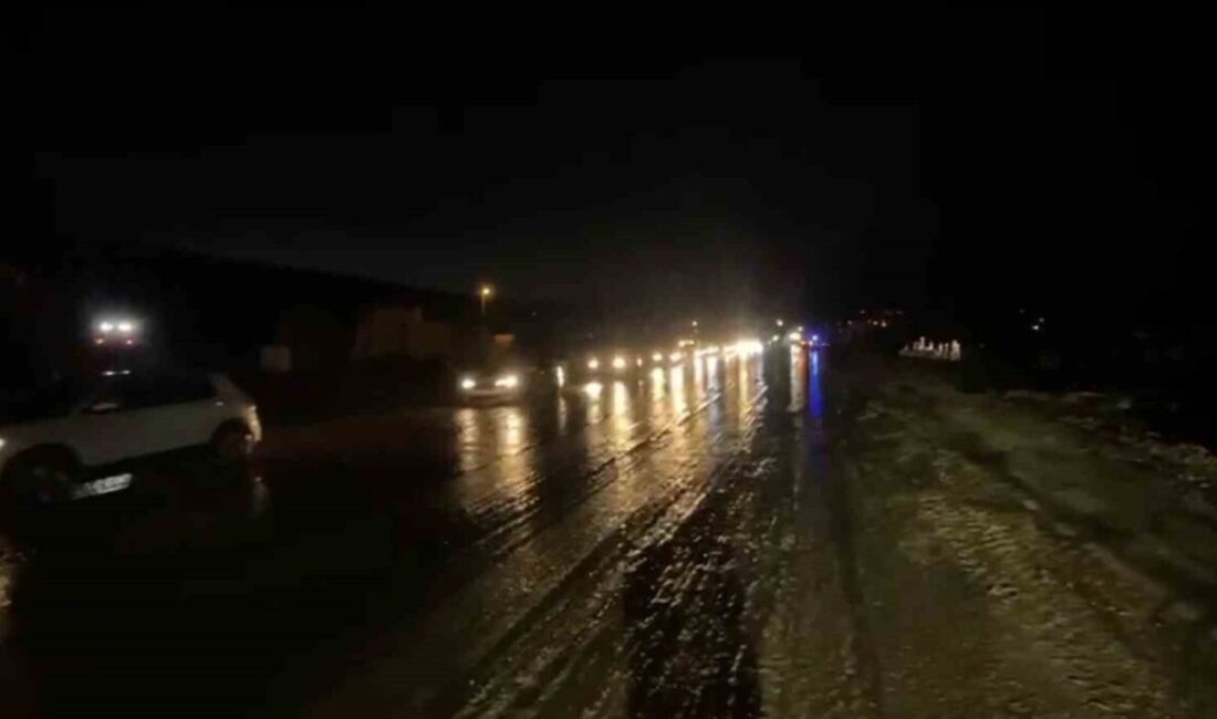 Kovancılar ilçesinde yaşanan sel felaketi sonrasında kapatılan Elazığ-Tunceli kara yolu,