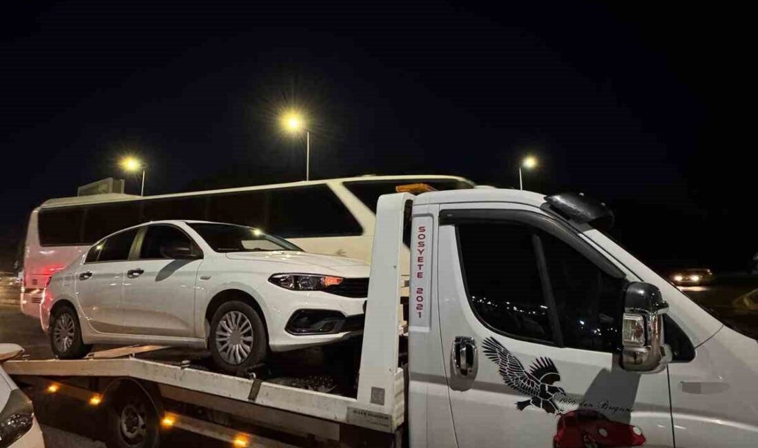 Serik ilçesinde gerçekleştirilen trafik denetiminde, korsan taşımacılık yaptığı belirlenen iki