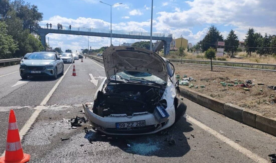 Tekirdağ’ın Süleymanpaşa ilçesinde meydana gelen trafik kazasında, bir otomobil kontrolden