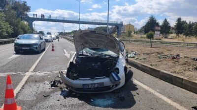 Tekirdağ’ın Süleymanpaşa ilçesinde meydana gelen trafik kazasında, bir otomobil kontrolden