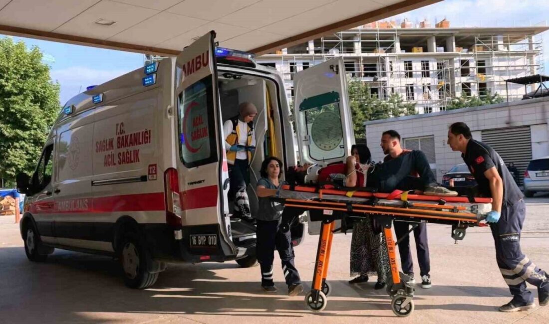 Bursa’nın İnegöl ilçesinde bir motosiklet sürücüsü, seyir halindeyken aniden fenalaşarak,