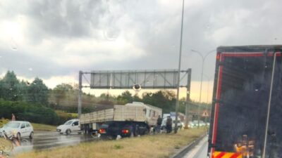 Eskişehir’de kısa süreli ancak şiddetli bir şekilde etkili olan sağanak