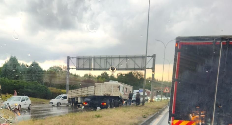 Eskişehir’de kısa süreli ancak şiddetli bir şekilde etkili olan sağanak