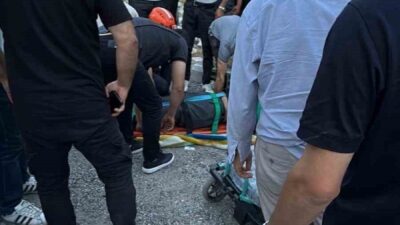 Siirt-Eruh karayolunda meydana gelen bir trafik kazasında, bir tırın kontrolden