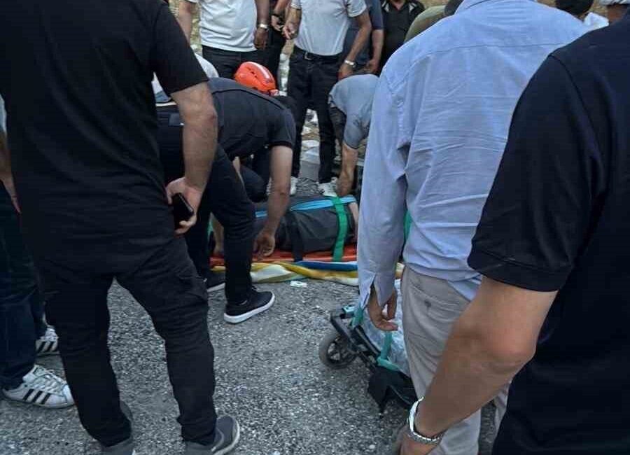 Siirt-Eruh karayolunda meydana gelen bir trafik kazasında, bir tırın kontrolden