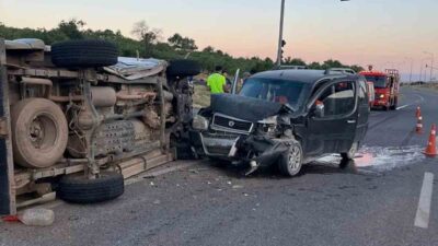 Siirt’te meydana gelen trafik kazasında, iki aracın çarpışması sonucu 2