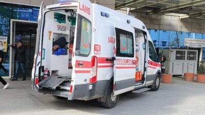 Siirt’in Eruh ilçesinde meydana gelen bir kaza sonucunda traktör devrildi