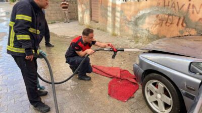 Siirt’te bir otomobilin park halindeyken çıkan yangın kısa sürede kontrol