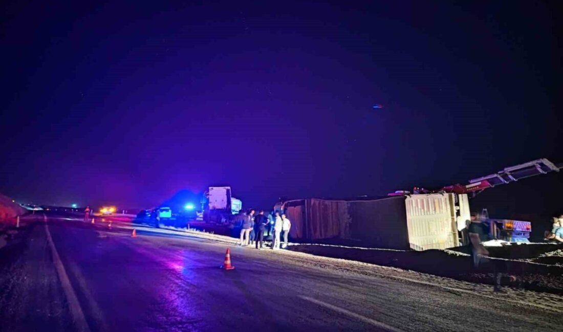 Siirt’in Kurtalan ilçesinde meydana gelen trafik kazasında, kontrolden çıkan bir