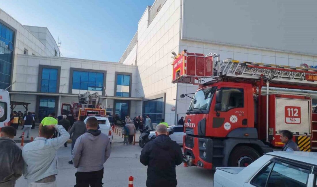 Sinop’ta, Atatürk Devlet Hastanesi poliklinik servisinde kabloların tutuşması sonucu çıkan