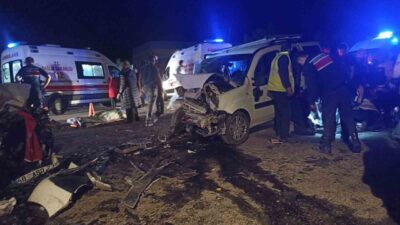 Sivas’ın Gürün ilçesine bağlı Konakpınar mevkiinde meydana gelen trafik kazasında
