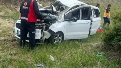 Sivas’ta bir otomobilin kontrolünden çıkarak takla atması sonucu araç içerisinde