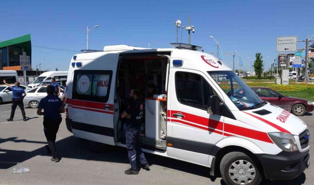 Malatya’da bir trafik kazasında sivil polis aracı ile motosiklet çarpıştı