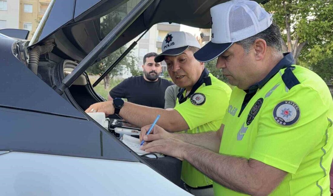 Kocasinan ilçesinde polis ekipleri tarafından durdurulan bir aracın sürücüsü, 1.06