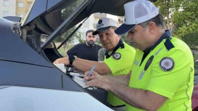 Kocasinan ilçesinde polis ekipleri tarafından durdurulan bir aracın sürücüsü, 1.06