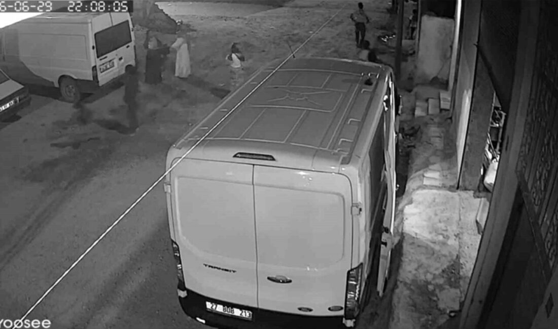 Suruç ilçesindeki patlamada 2 çocuğun yaralanma anı, güvenlik kamerası tarafından