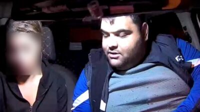 İzmir’in Konak ilçesinde taksi şoförü Deniz Örer’in aracına binen bir