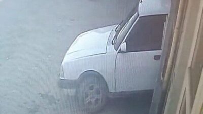 Kastamonu’nun İnebolu ilçesinde bir kaporta ustası, tamir etmek için aracın