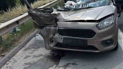 Tarsus ilçesinde meydana gelen trafik kazasında hafif ticari araç ile