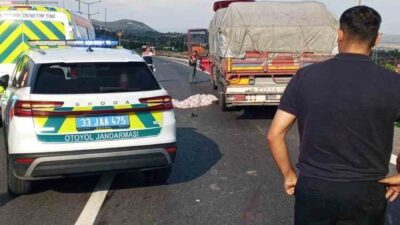 Mersin’in Tarsus ilçesinde meydana gelen trafik kazasında, bir motosiklet sürücüsü