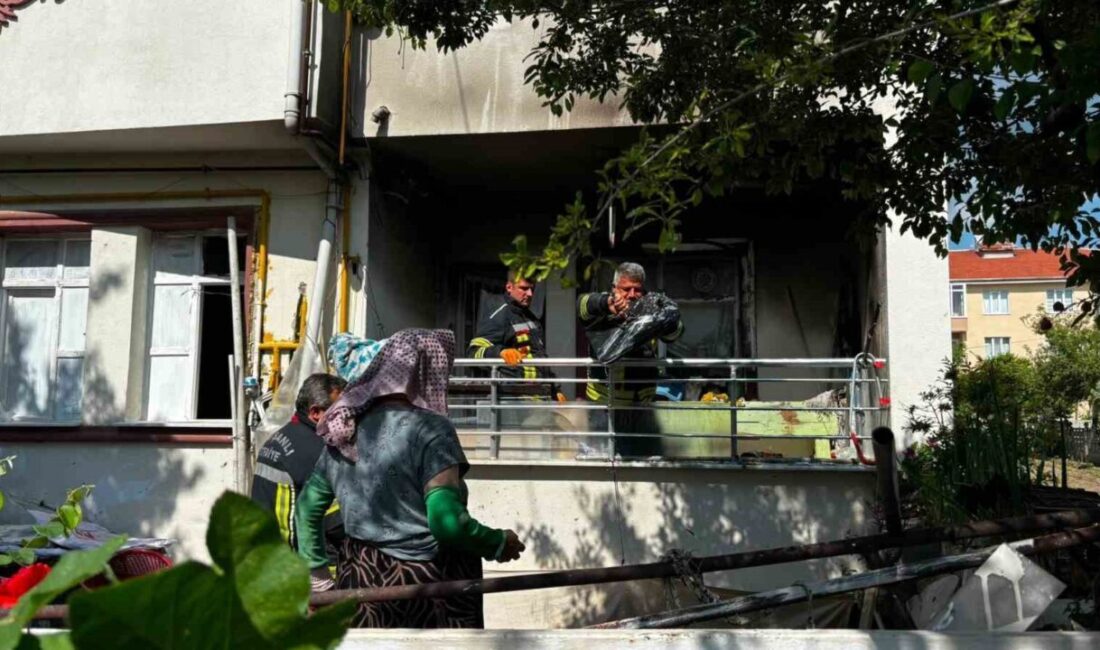 Kütahya’nın Tavşanlı ilçesindeki bir apartman dairesinin balkonunda çıkan yangın, itfaiye