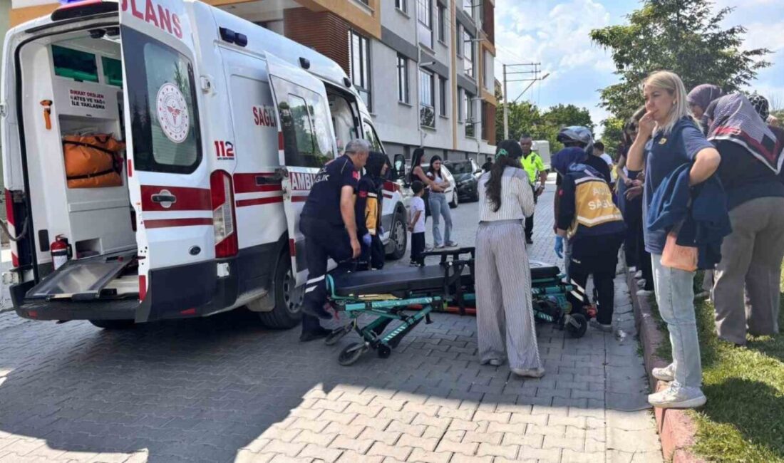 Tavşanlı ilçesinde meydana gelen trafik kazasında motosiklet devrilmesi sonucunda 2