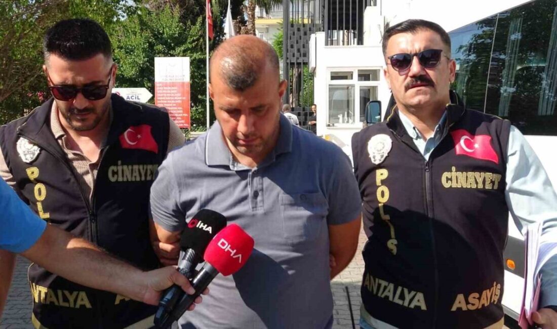 Antalya’da bir öğretmen olan zanlı, eşi ve kayınpederini pompalı tüfekle