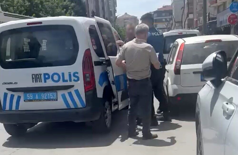 Kapaklı ilçesinde yaşanan bir bıçaklı kavgada bir kişi yaralanırken, olayın