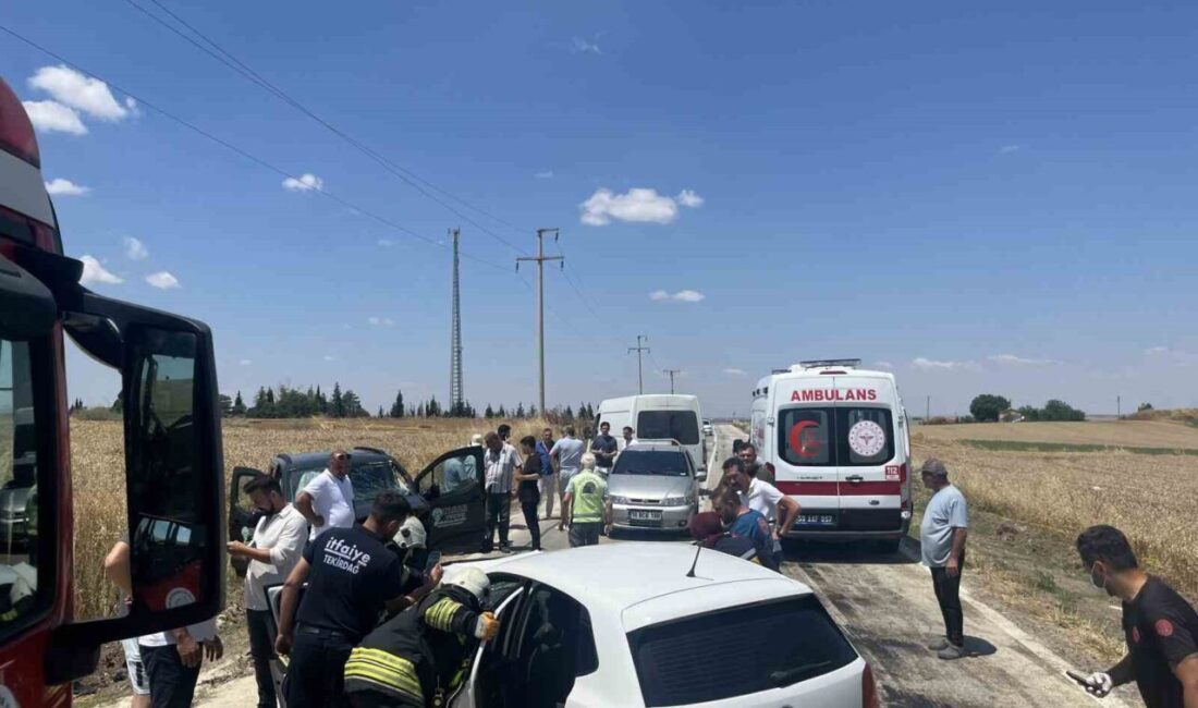 Tekirdağ’ın Çorlu ilçesinde Sarılar Mahallesi girişinde meydana gelen trafik kazasında,