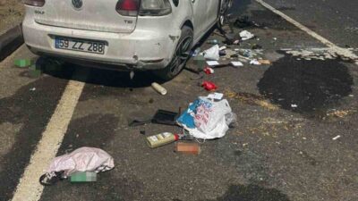 Tekirdağ’da, İstanbul Bulvarı üzerinde meydana gelen trafik kazasında refüje çarpan