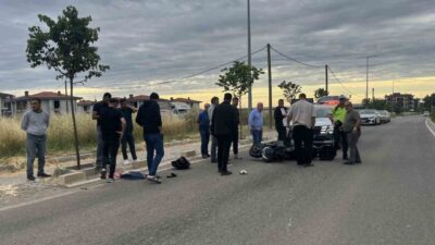 Çorlu ilçesinde bir otomobilin bir motosikletle çarpışması sonucu motosiklet sürücüsünün