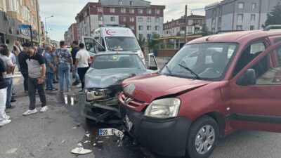Muratlı ilçesinde meydana gelen trafik kazasında 2 kişi yaralandı. Kazanın,